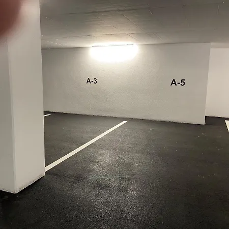 아파트 Waltraud Trinker, *